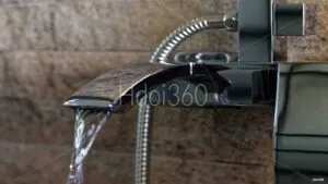 Photo de détail : robinet de baignoire